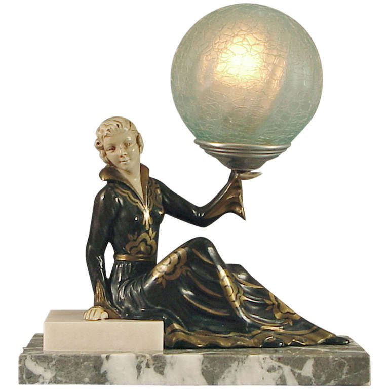 Ultra-cute French Art Deco Lady Lamp, Probably by Uriano