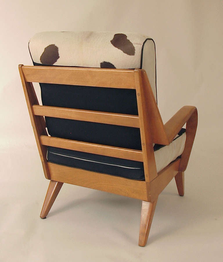 Mid-20th Century Cowboy Heaven: Comfy Heywood Wakefield Armchair with Calfskin Cushions For Sale