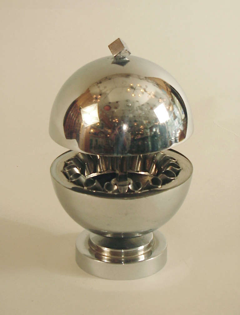 French Art Deco Chrome Cigarette Dispenser by Raymond Mauny In Good Condition In San Francisco, CA