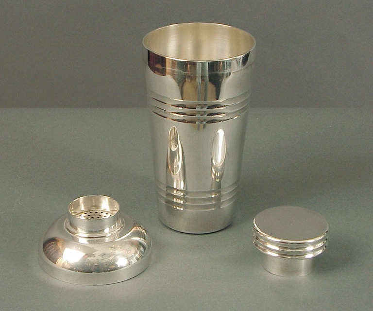 Elegant Modernist/Art Deco Silver-plated St. Medard Cocktail Set In Excellent Condition For Sale In San Francisco, CA