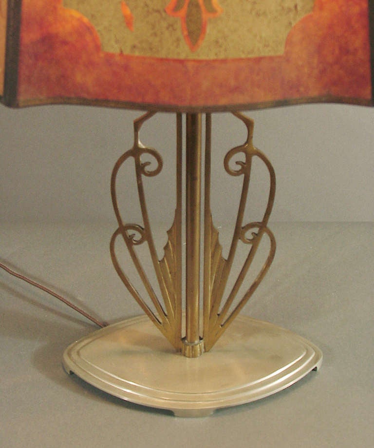 A Fine American Art Deco Table Lamp with Mica Shade In Excellent Condition In San Francisco, CA