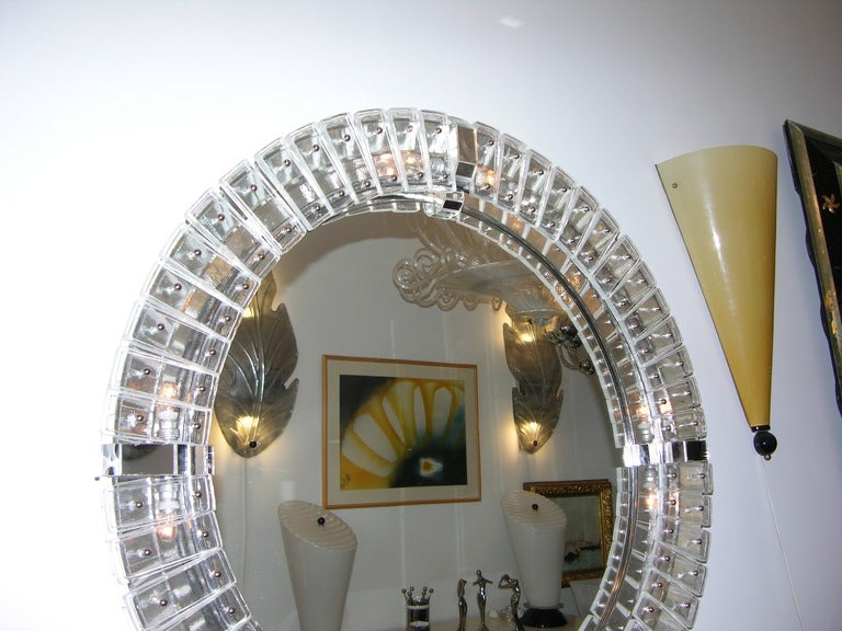 1960s Very Chic Round Illuminated Venetian Mirror 2