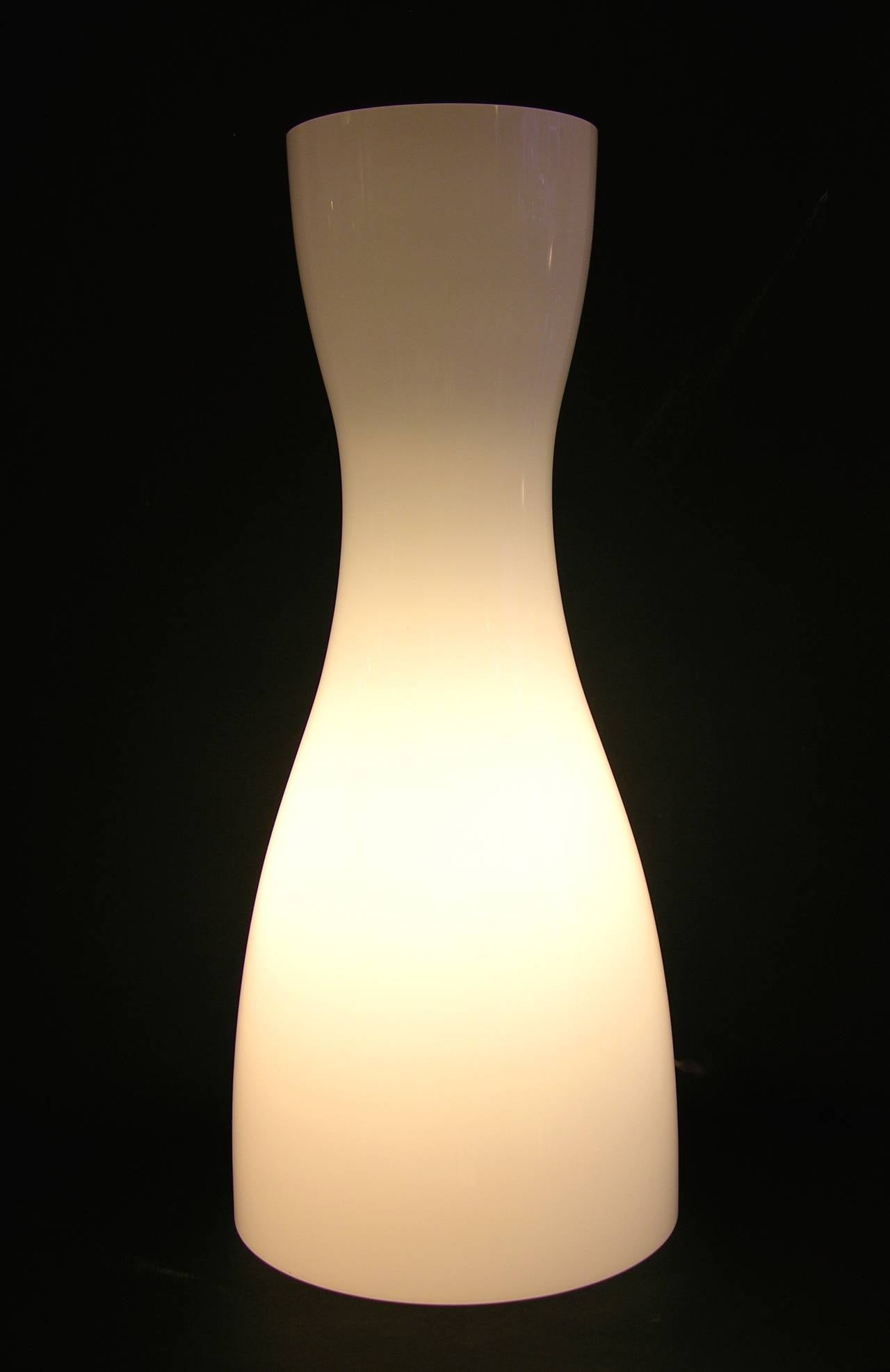 Italian Vistosi 1970 Minimalist Pair of White Murano Glass Lamps