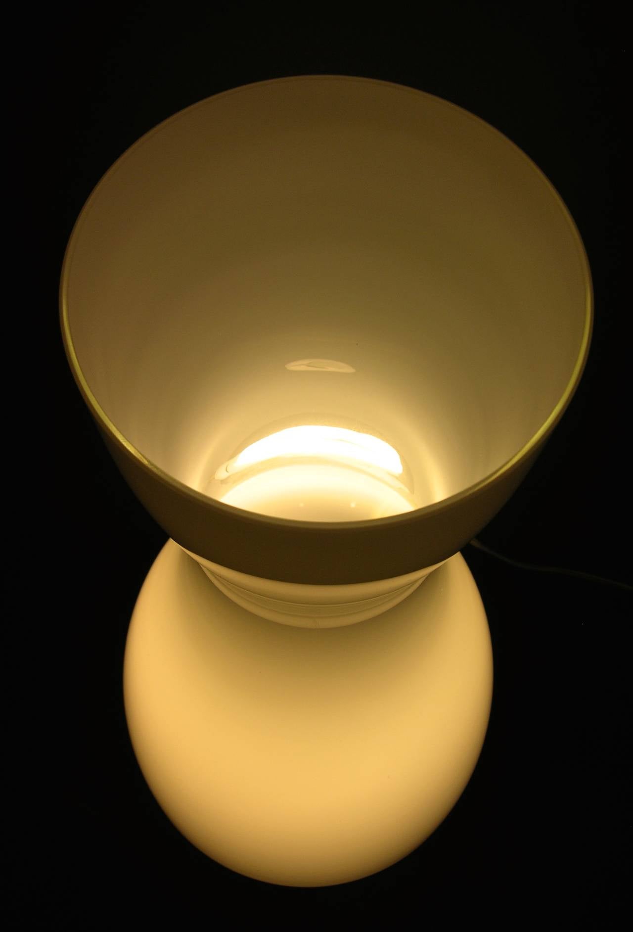 Late 20th Century Vistosi 1970 Minimalist Pair of White Murano Glass Lamps