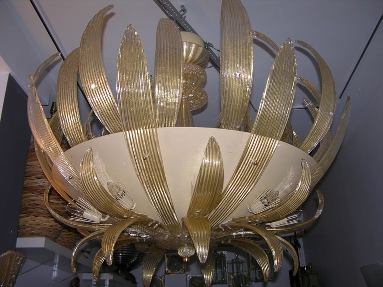 1950s Huge One-Of-A-Kind Venetian Chandelier With Gold Leaves By Seguso 5