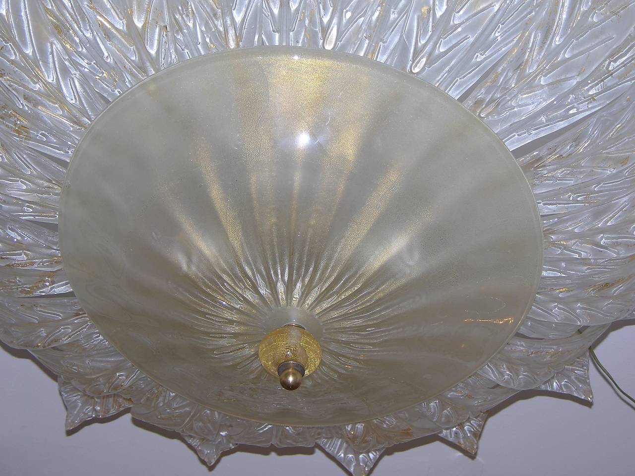 Italian Seguso Vetri d'Arte 1960s Murano Glass Chandelier Worked with Pure Gold
