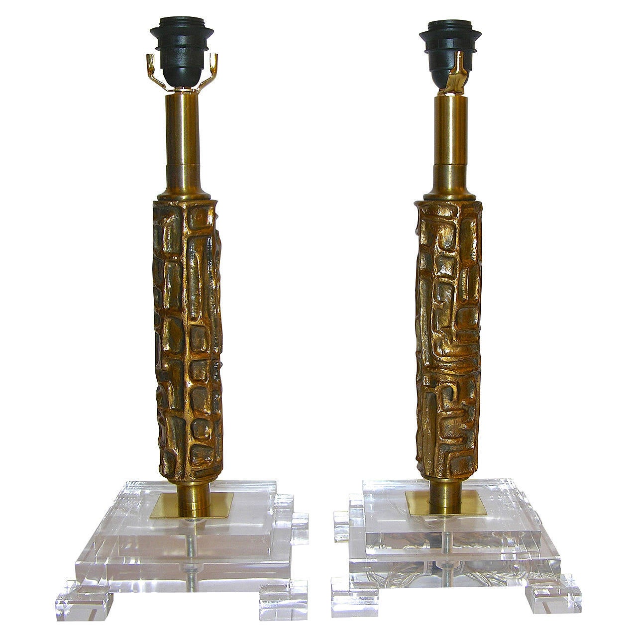 Luciano Frigerio 1970s Modern Pair of Sculpture Bronze Lamps on Lucite