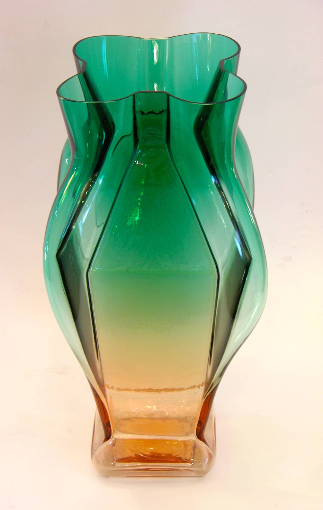 Organic Modern 1980s Toni Zuccheri for Venini Green and Orange Murano Glass Vase