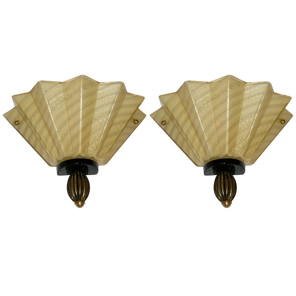 1950s Aureliano Toso Pair of Gold Fan-Shaped Murano Glass Sconces For Sale