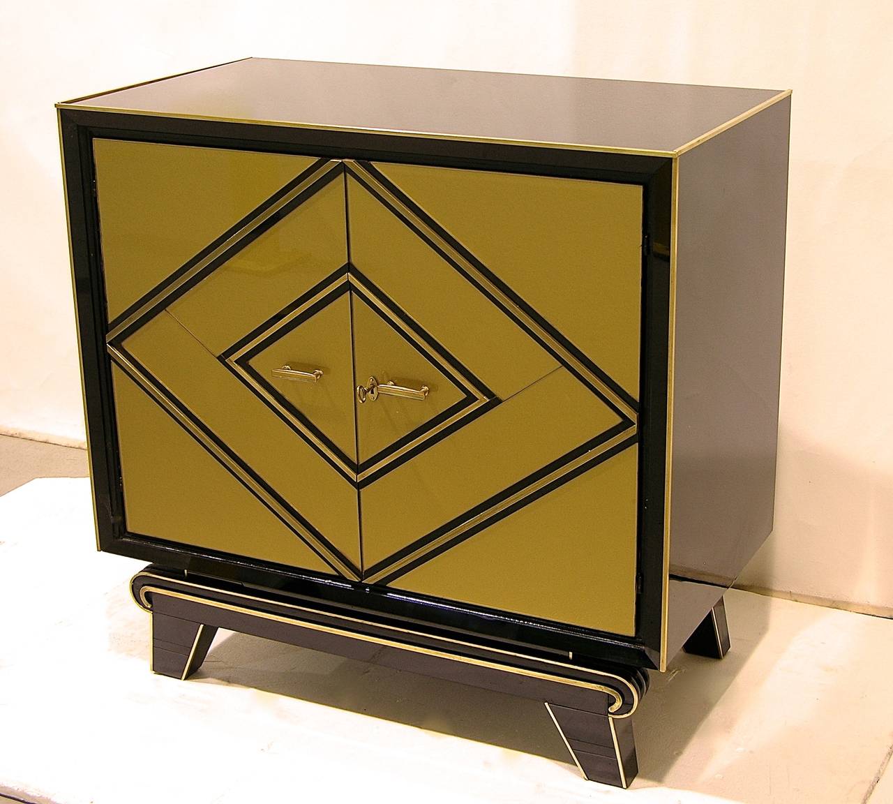 1970s Italian Art Deco Design Black and Gold Glass Cabinet 4