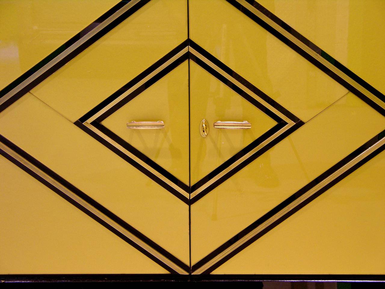 1970s Italian Art Deco Design Black and Gold Glass Cabinet 3