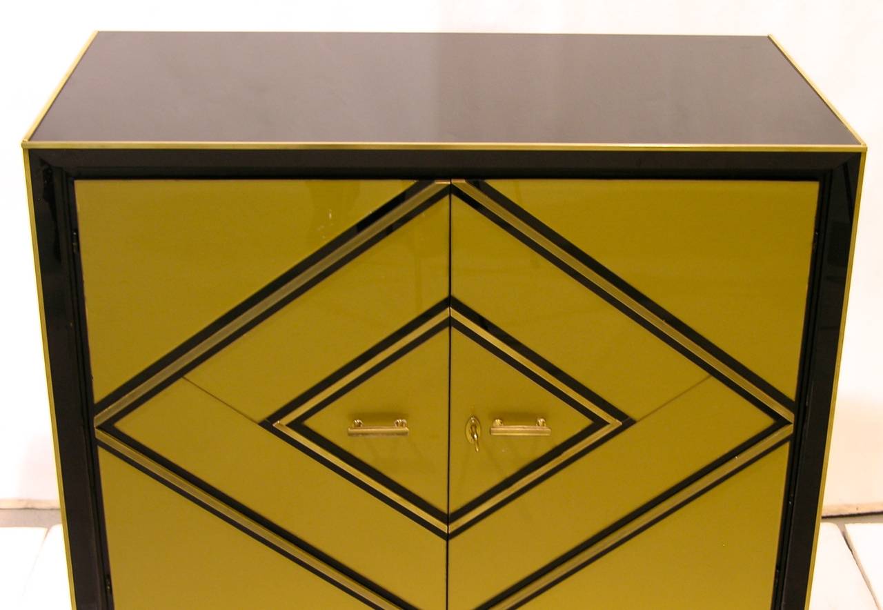 1970s Italian Art Deco Design Black and Gold Glass Cabinet In Excellent Condition In New York, NY