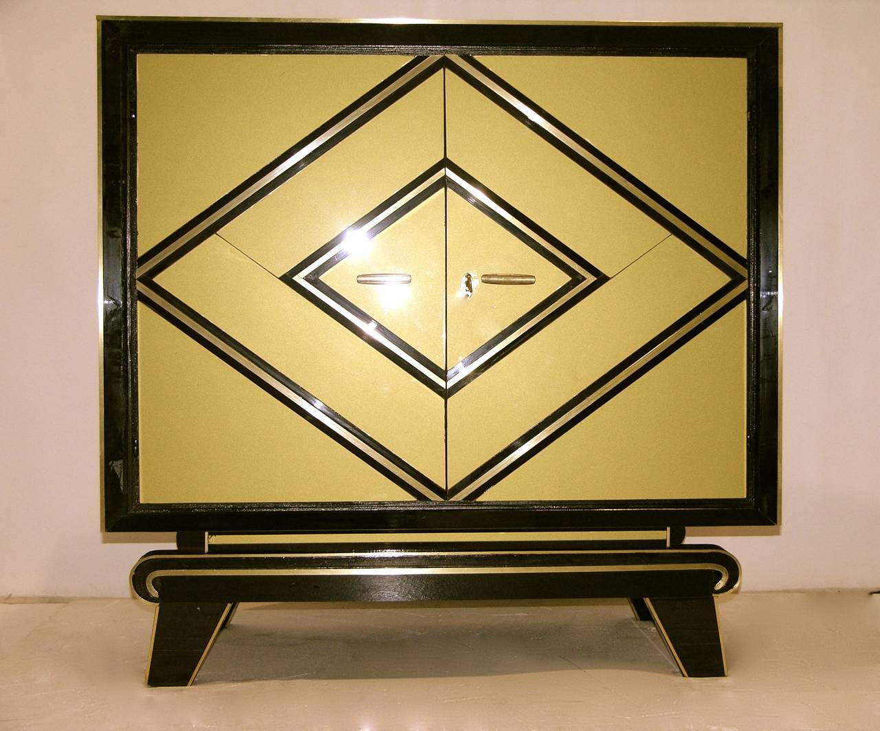 1970s Italian Art Deco Design Black and Gold Glass Cabinet 5