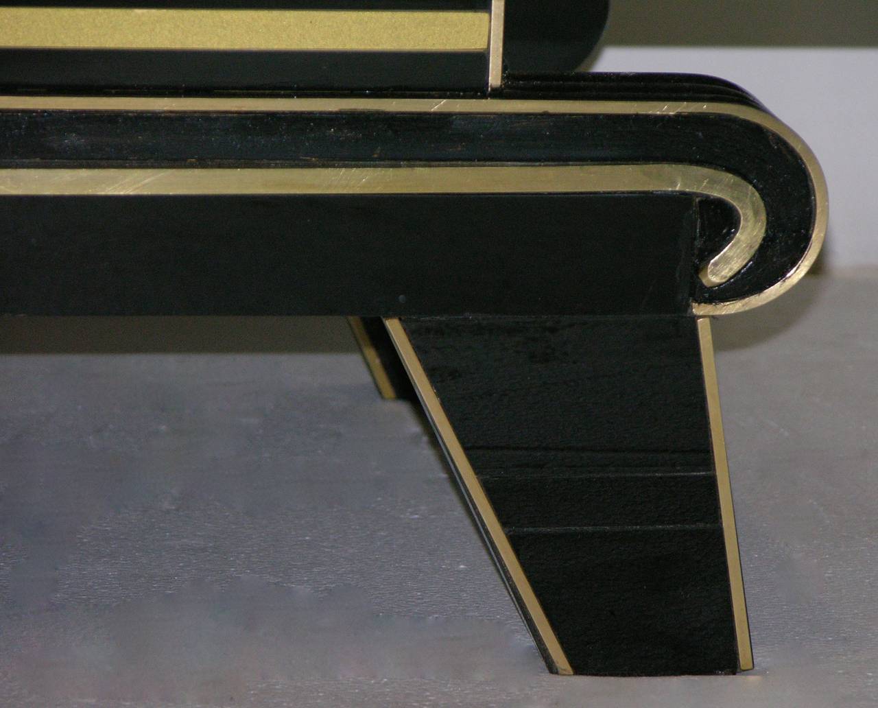 1970s Italian Art Deco Design Black and Gold Glass Cabinet 2