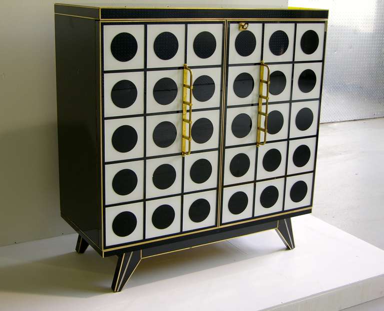 Outstanding 1960s Italian Pair of Black and White Murano Glass Cabinets with Bronze Knuckle Handles 4