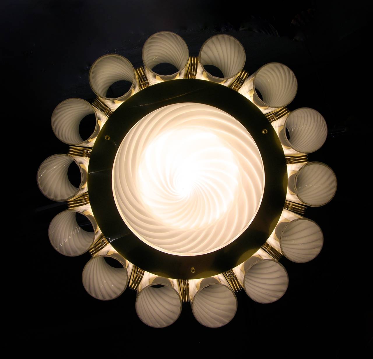 Airy Italian Gold and White Murano Glass Chandelier In Excellent Condition In New York, NY