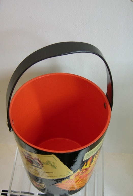 1950s German Black and Red Lacquered Barware Ice Bucket with Wine Labels Decor 5