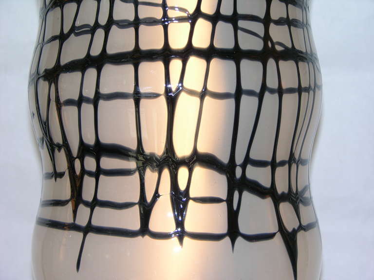 1960s Huge Murano Glass Pair of Black and White Lamps by Vistosi In Excellent Condition In New York, NY