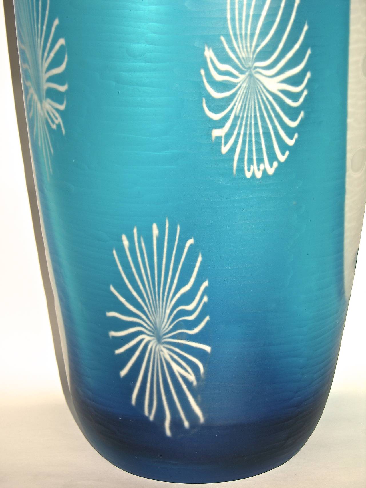 Organic Modern Dona Contemporary Italia Turquoise & White Textured Murano Glass Tall Vase For Sale