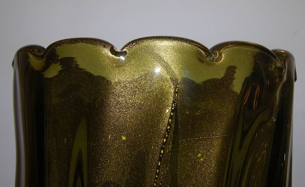 1980s Superb Pair of Olive Green and Gold Murano Glass Vases by Costantini 4