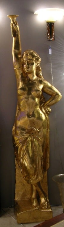 Monumental  "Golden Girls" Statues for the Crazy Horse - Paris