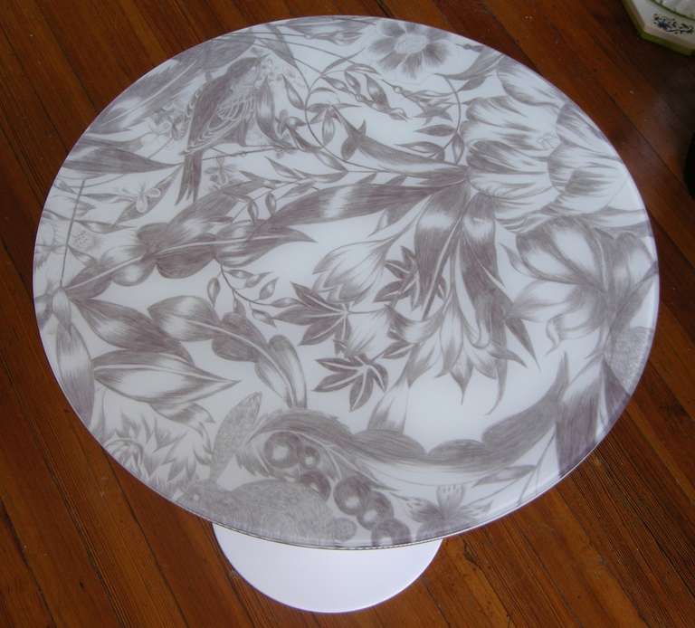 Mid-20th Century 1960 Italian White Round Tulip Table with Laminated Gray Hand Painted Fabric Top