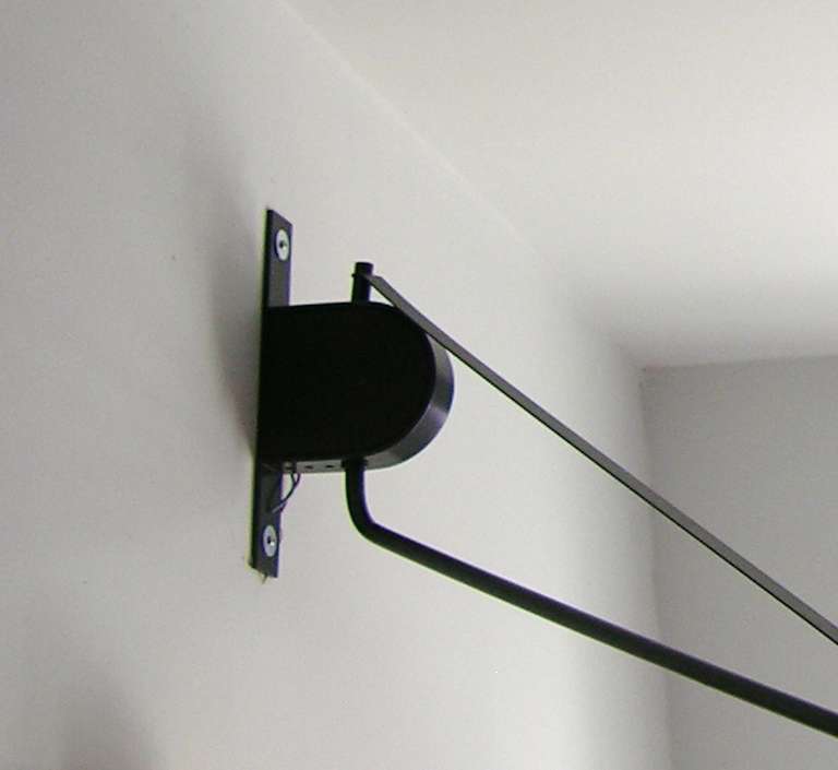 Aplique Ajustable Italiano de Alta Tecnología con Brazo Oscilante en Excelente estado para la venta en New York, NY