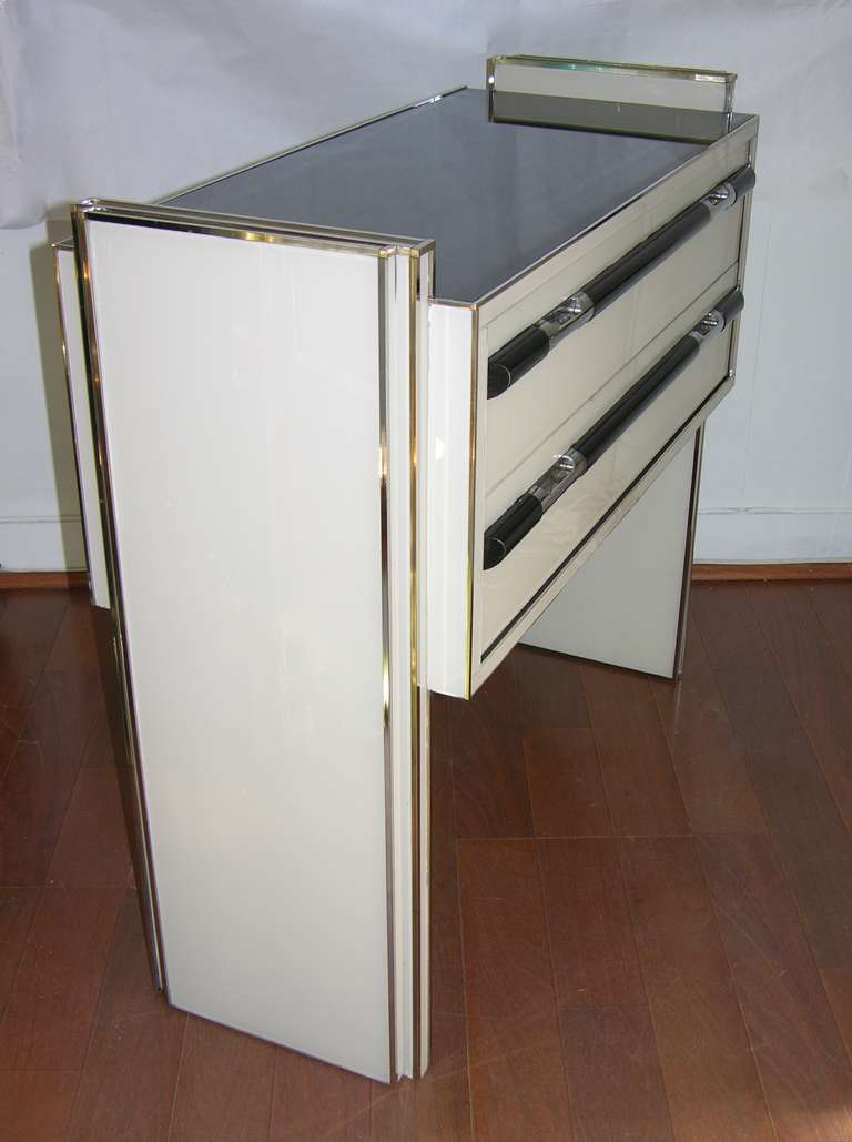 1970s Italian Design Floating Ivory White and Black Chest or Side Table/Console In Excellent Condition In New York, NY