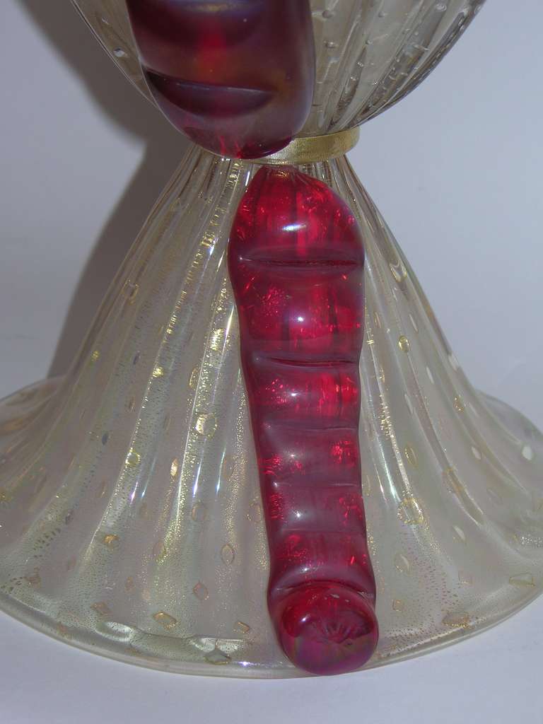 Barovier e Toso Grand Pair of Pearlized Murano Glass Lamps with Red Accents For Sale 2
