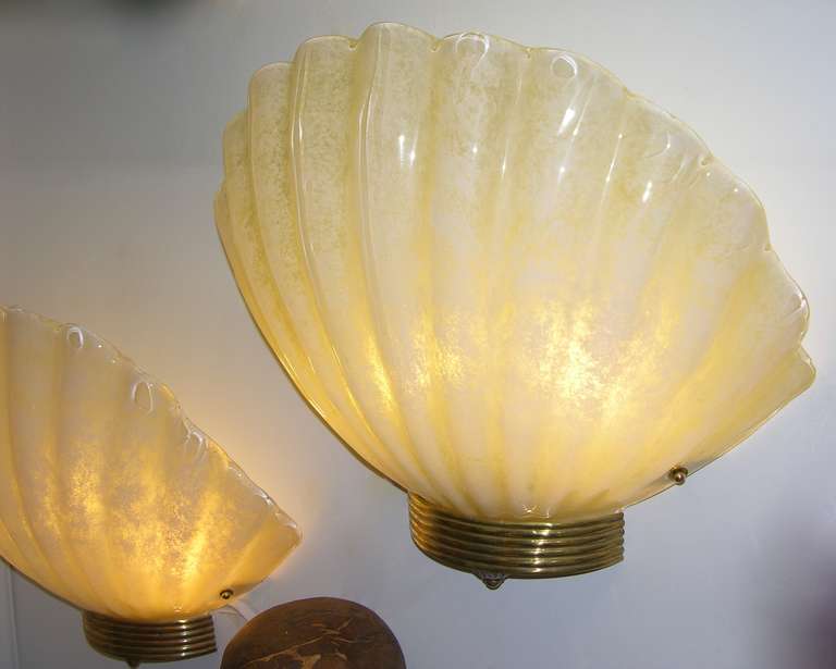 1970s Art Deco Style Vintage Shell Sconces in Gold & White Murano Glass For Sale 1