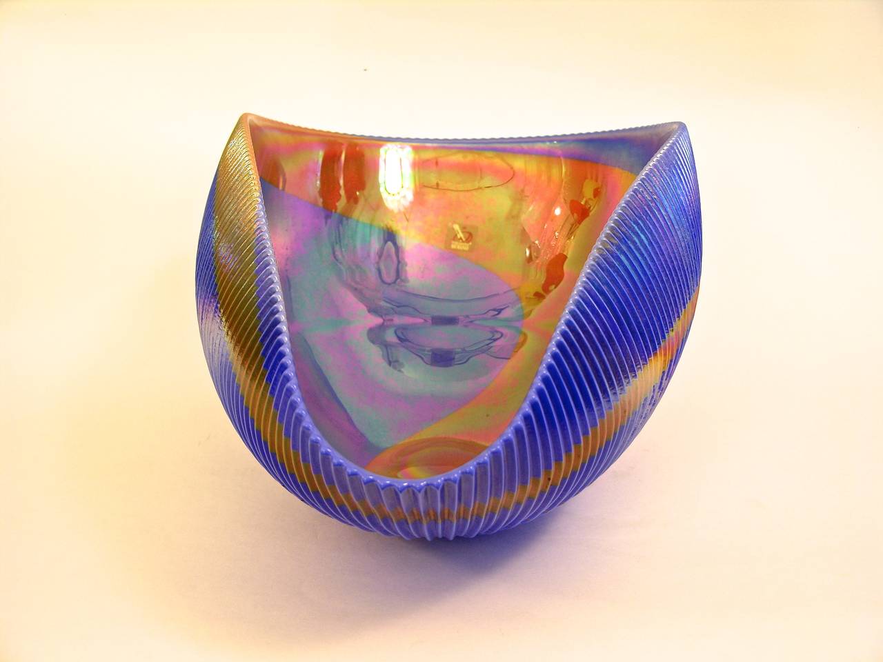 Blue and Copper Murano Art Glass Waved Bowl In Excellent Condition In New York, NY