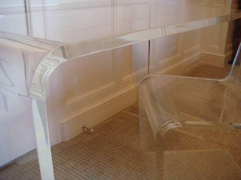 Vintage Clear Lucite Waterfall Desk and Chair In Excellent Condition In New York, NY