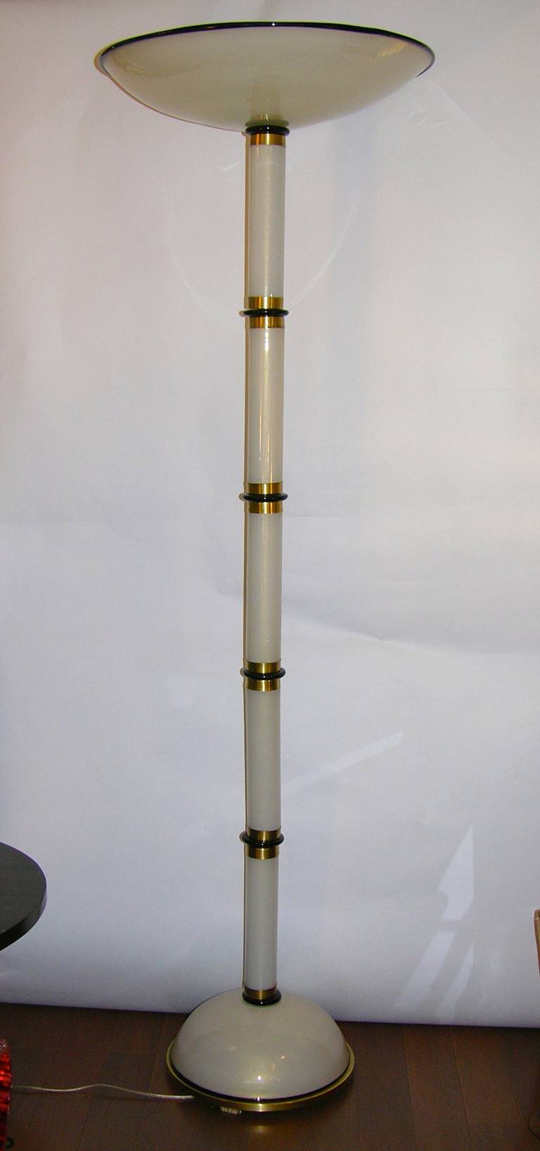 Italian Pair of Minimalist White and Black Murano Glass Floor Lamps In Excellent Condition In New York, NY