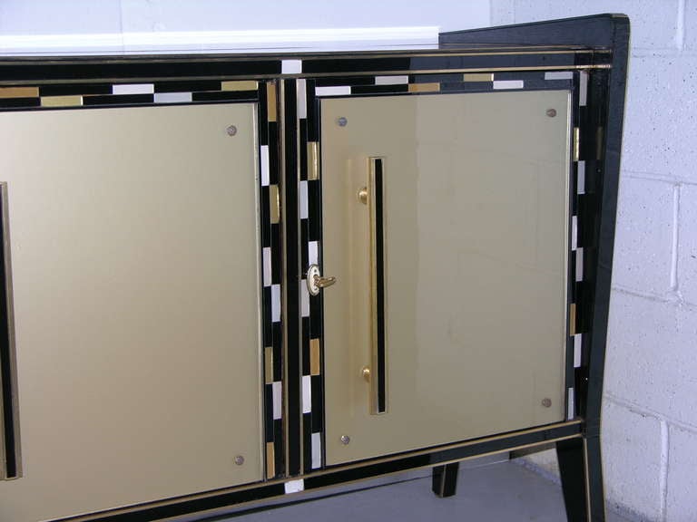 1940 Elegant One of a Kind Italian Murano Glass Cabinet / Sideboard 3