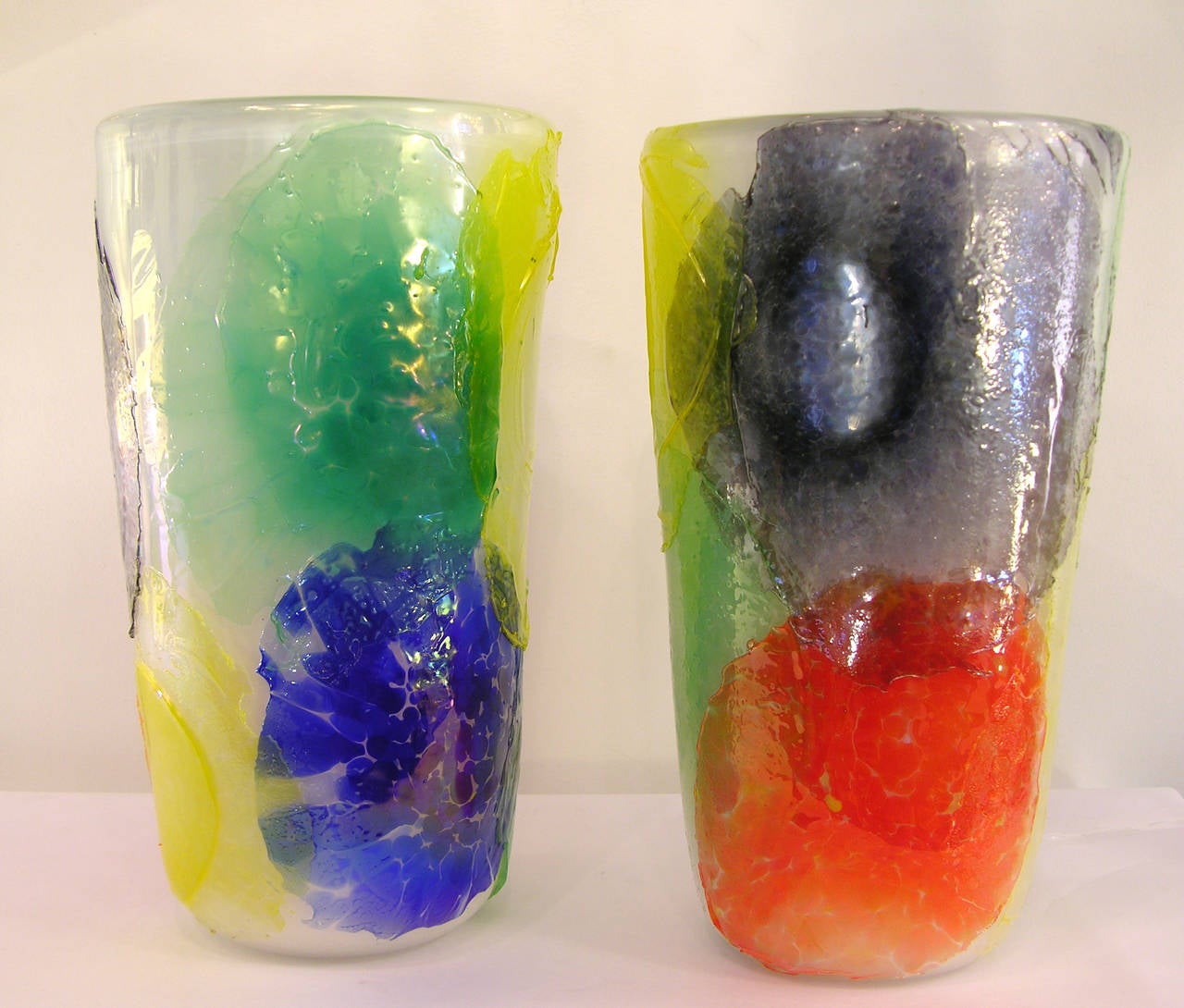 Striking Pair of Murano Glass Vases Decorated with Colorful Iridescent Disks 5