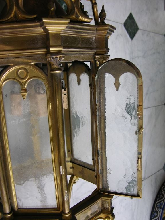 Lanterne néoclassique française ancienne du 19ème siècle en laiton, 1860 Excellent état - En vente à New York, NY