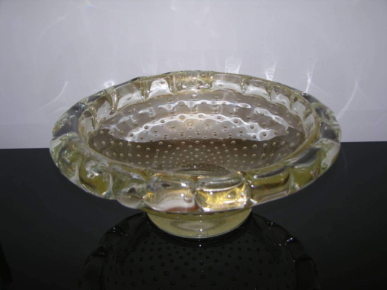 Late 20th Century Costantini 1970s Italian Murano Glass Bowl Worked with Pure Gold