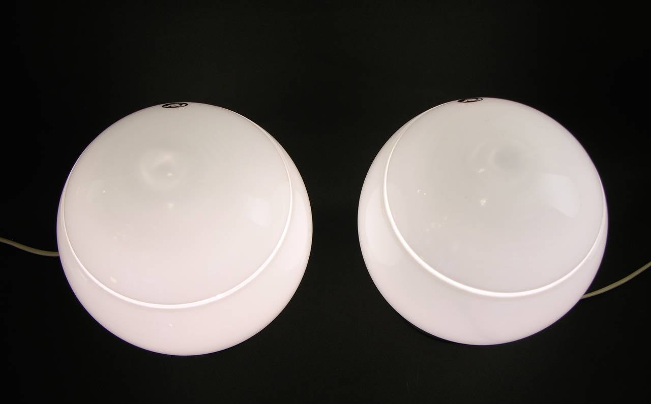 1950s Italian Pair of Round Silk White Murano Glass Lamps by Res 1