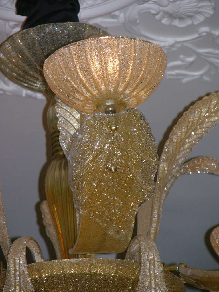 Bronze Aureliano Toso 1970s Vintage Italian Eighteen-Light Gold Murano Glass Chandelier