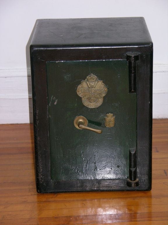 Antiker original englischer Tresor mit Schlüssel (Eisen)