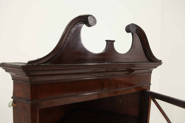 Scottish Georgian Mahogany Hanging Corner Cabinet