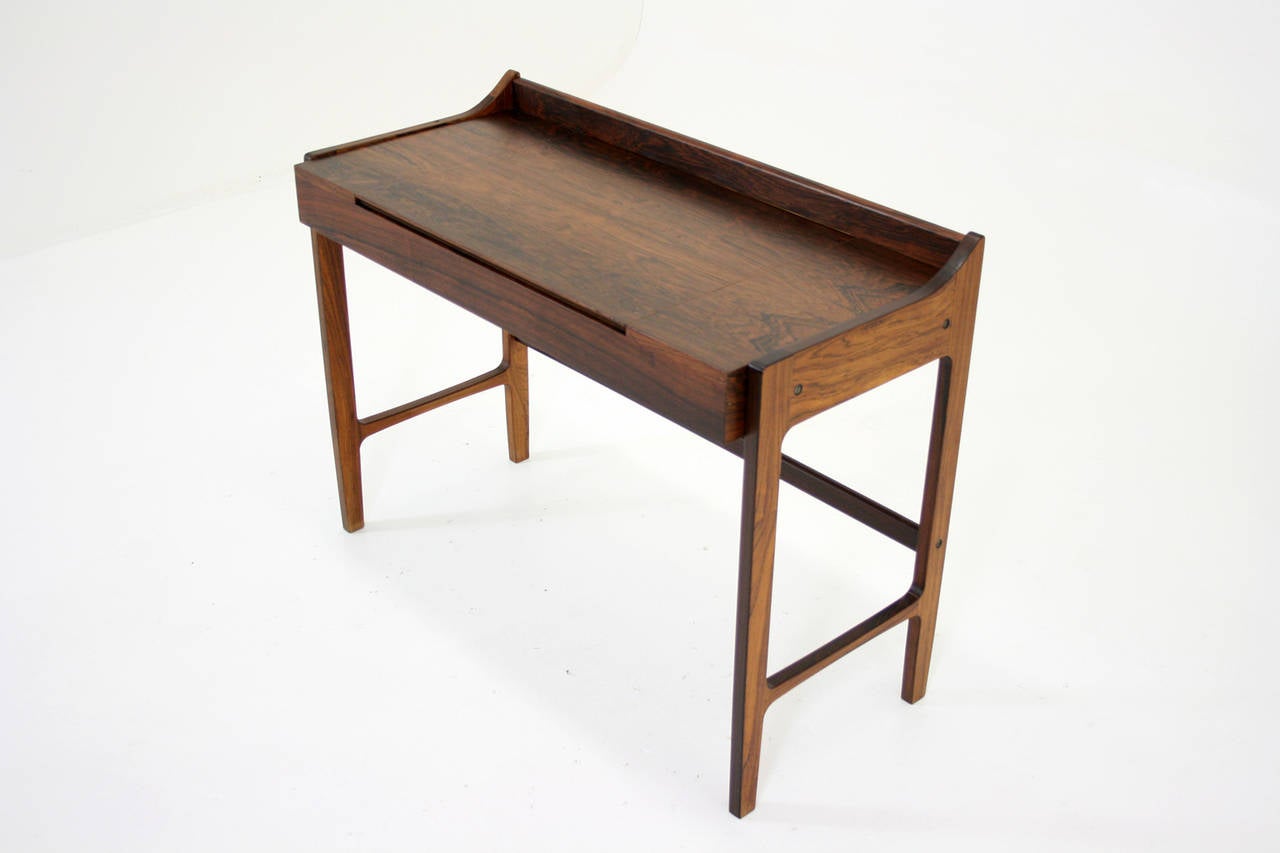 Scandinavian Modern Danish Mid Century Modern Rosewood Vanity Table Desk Dresser Console