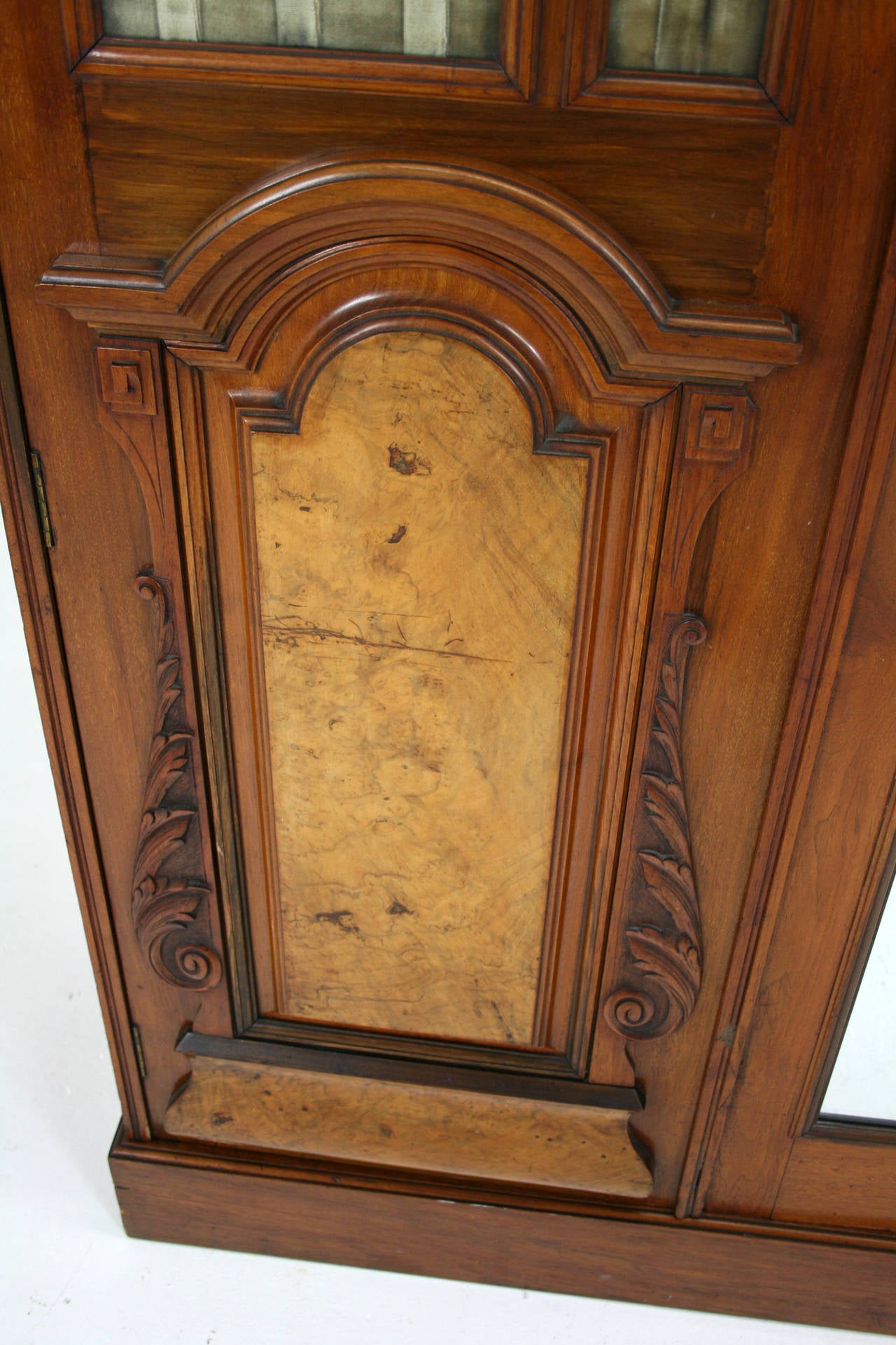 Late 19th Century Victorian Walnut 3 Door Wardrobe Cupboard Armoire with Mirror