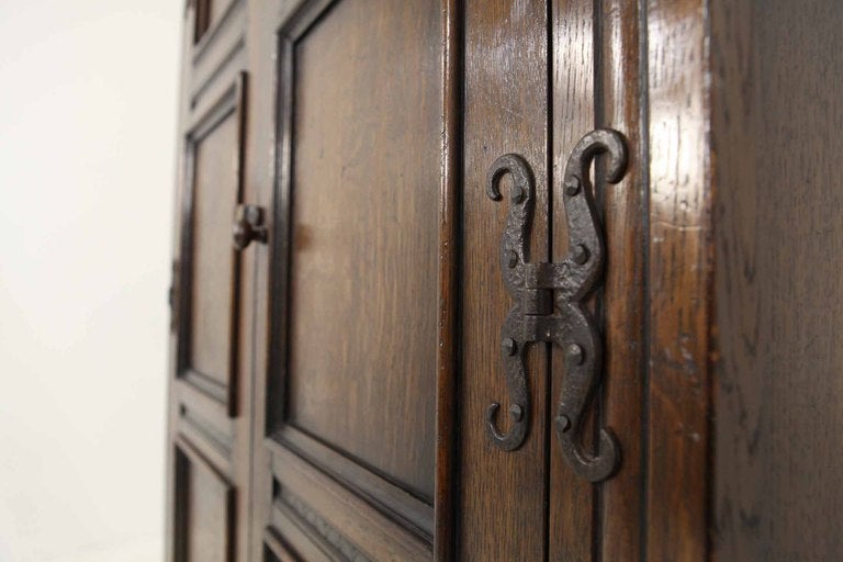 Tudor Style Oak 2-Door Armoire In Good Condition In Vancouver, BC