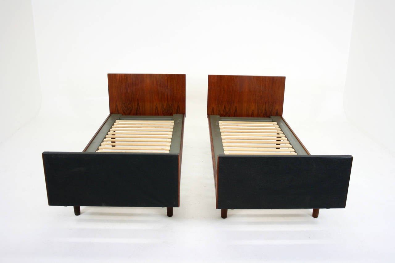 Danish Mid Century Modern Pair Teak Beds by Hans Wegner for Getama 3