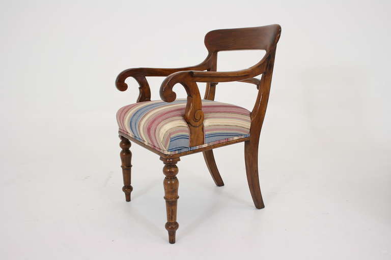 19th Century Set of 8 Scottish Victorian Mahogany Dining Chairs (6+2)