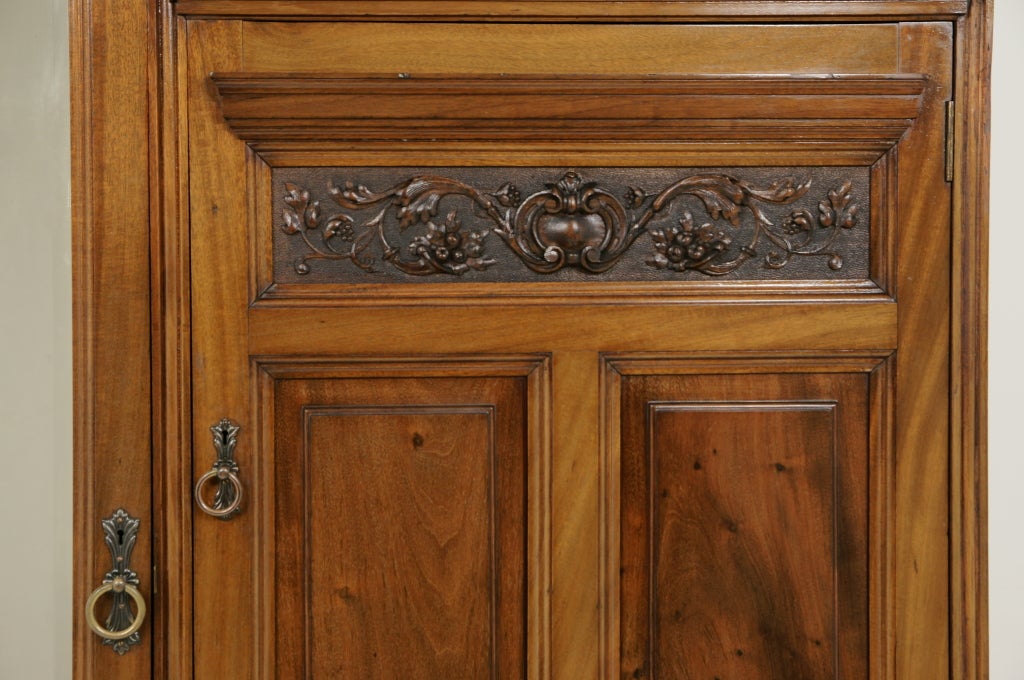 Scottish Victorian Walnut Wardrobe/Armoire 1