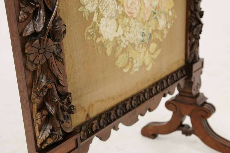 Victorian Mahogany Carved Fire Screen In Excellent Condition In Vancouver, BC