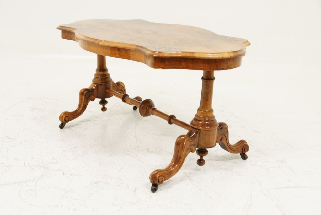 Victorian Walnut Sofa Table With Shaped Top 1