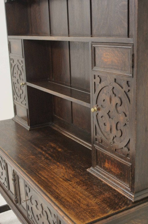 17th Century Style Oak Welsh Dresser In Good Condition In Vancouver, BC